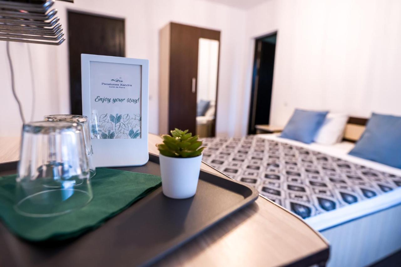 Pensiunea Xandra Hotell Corbi Exteriör bild