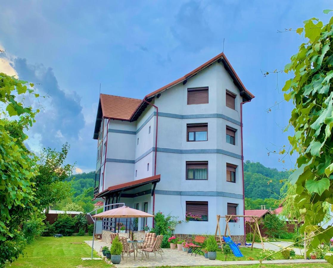 Pensiunea Xandra Hotell Corbi Exteriör bild