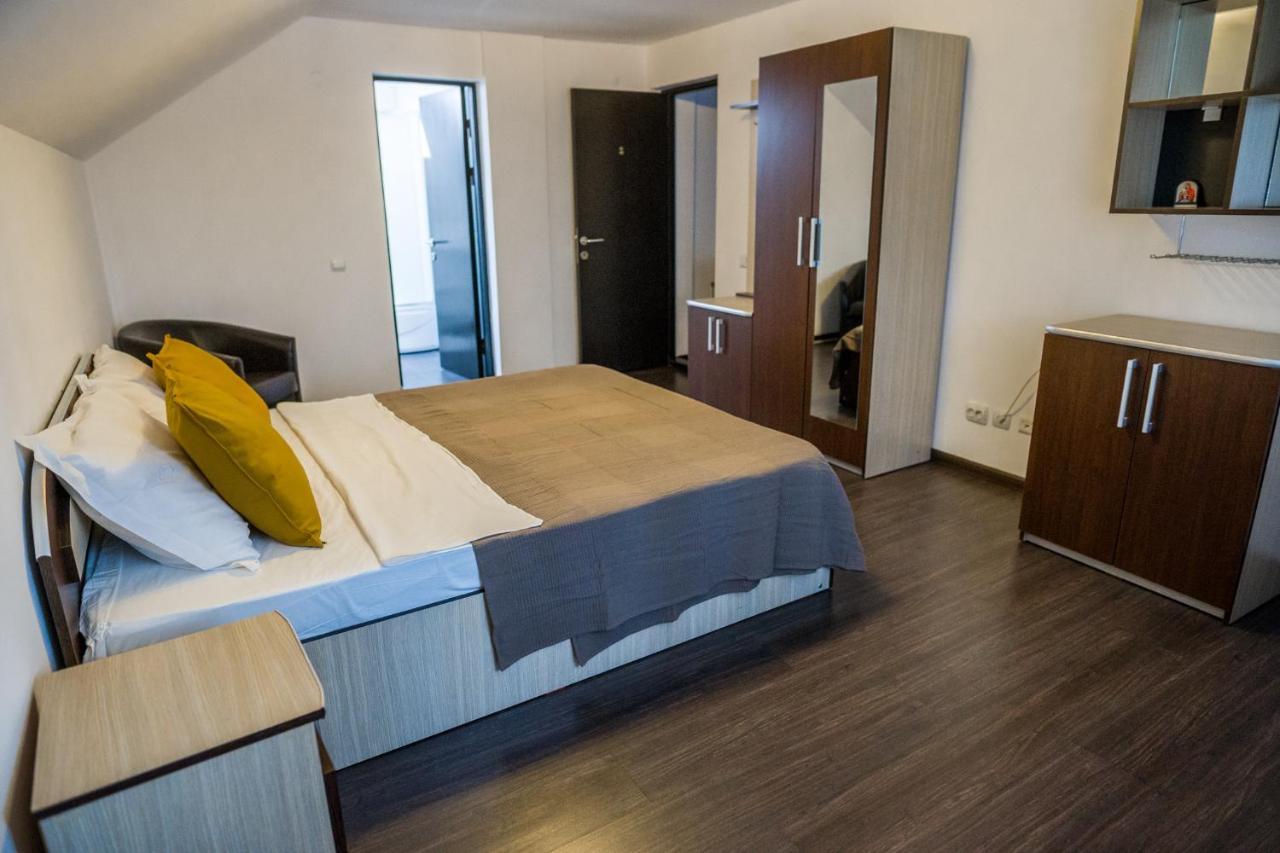 Pensiunea Xandra Hotell Corbi Exteriör bild
