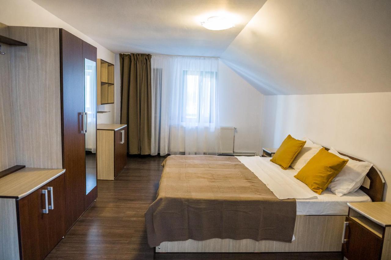 Pensiunea Xandra Hotell Corbi Exteriör bild