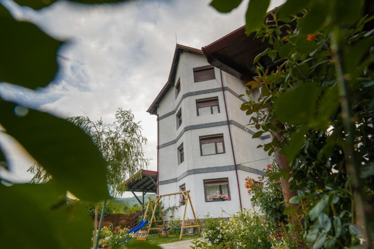 Pensiunea Xandra Hotell Corbi Exteriör bild